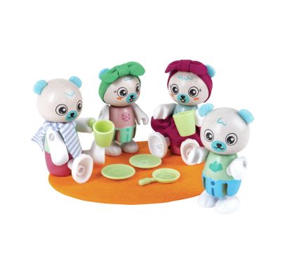 Hape 北極熊家族 - 包括四隻北極熊，可以坐著、站立，也可以用爪子抓東西 ( 從3歲起 )