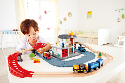 Hape 警笛消防車 (3-8 歲)