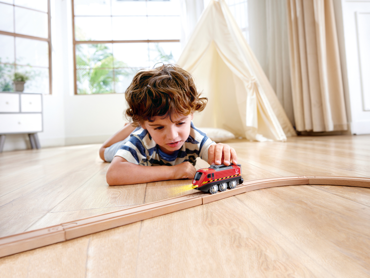 Hape 電磁蓄能火車 (3-8 歲)