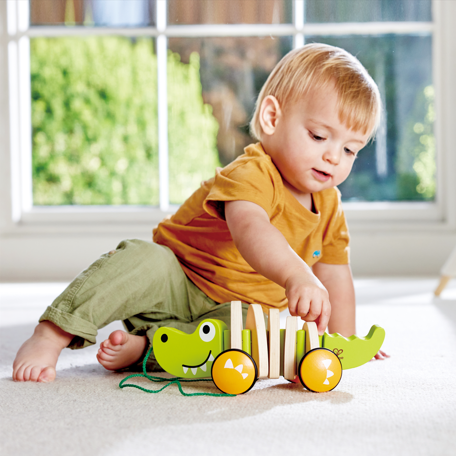 適合初學步寶寶的木製動物造型拖拉車玩具