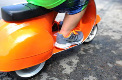 Ambosstoys PRIMO 經典 兒童平衡車 (珊瑚橙 ORANGE) | 送給孩子、孫子或愛人的完美禮物 | 每位經典汽車愛好者的收藏品