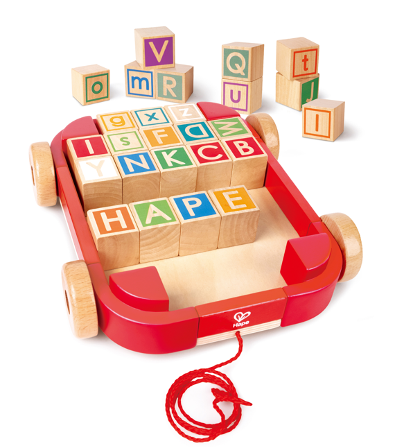 色彩鮮明的雙面字母積木展示大小寫英文字母，適合蒙特梭利教學環境