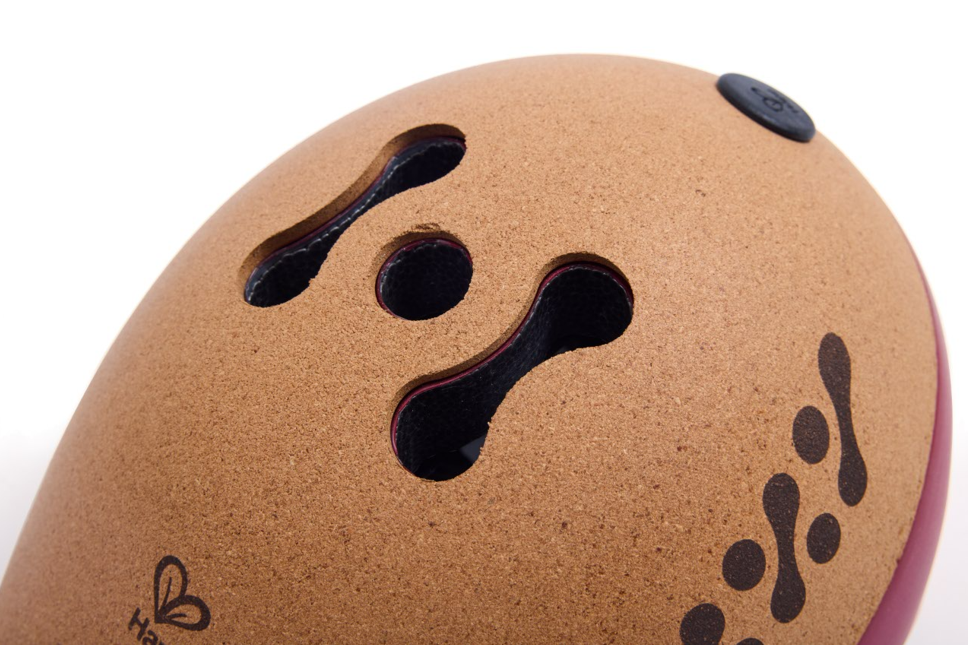 環保軟木材質兒童頭盔側面視圖