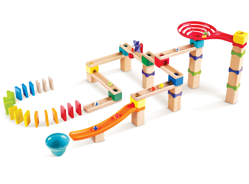 多件式木製軌道積木組件展示及配件配置