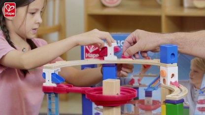 Hape Quadrilla 超級變軌螺旋套裝 Super spiral - 包含豐富配件，足以玩上好幾個小時 | STEAM 發展 ( 從4歲起 )