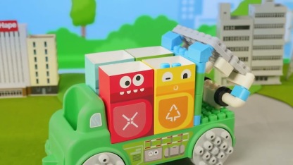 Poly M Garbage Sorting Truck 軟積木 - 垃圾分類車 (100pcs) | 材質柔韌無尖角，讓孩子安心抓握與拼砌 | 適合 1.5 - 5 歲