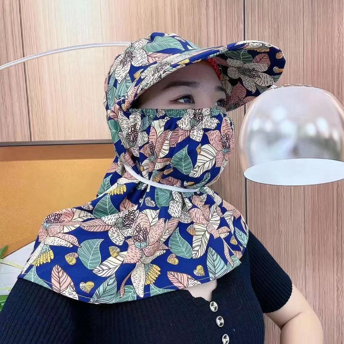 Lélegző nyakvédős napellenzős sapka