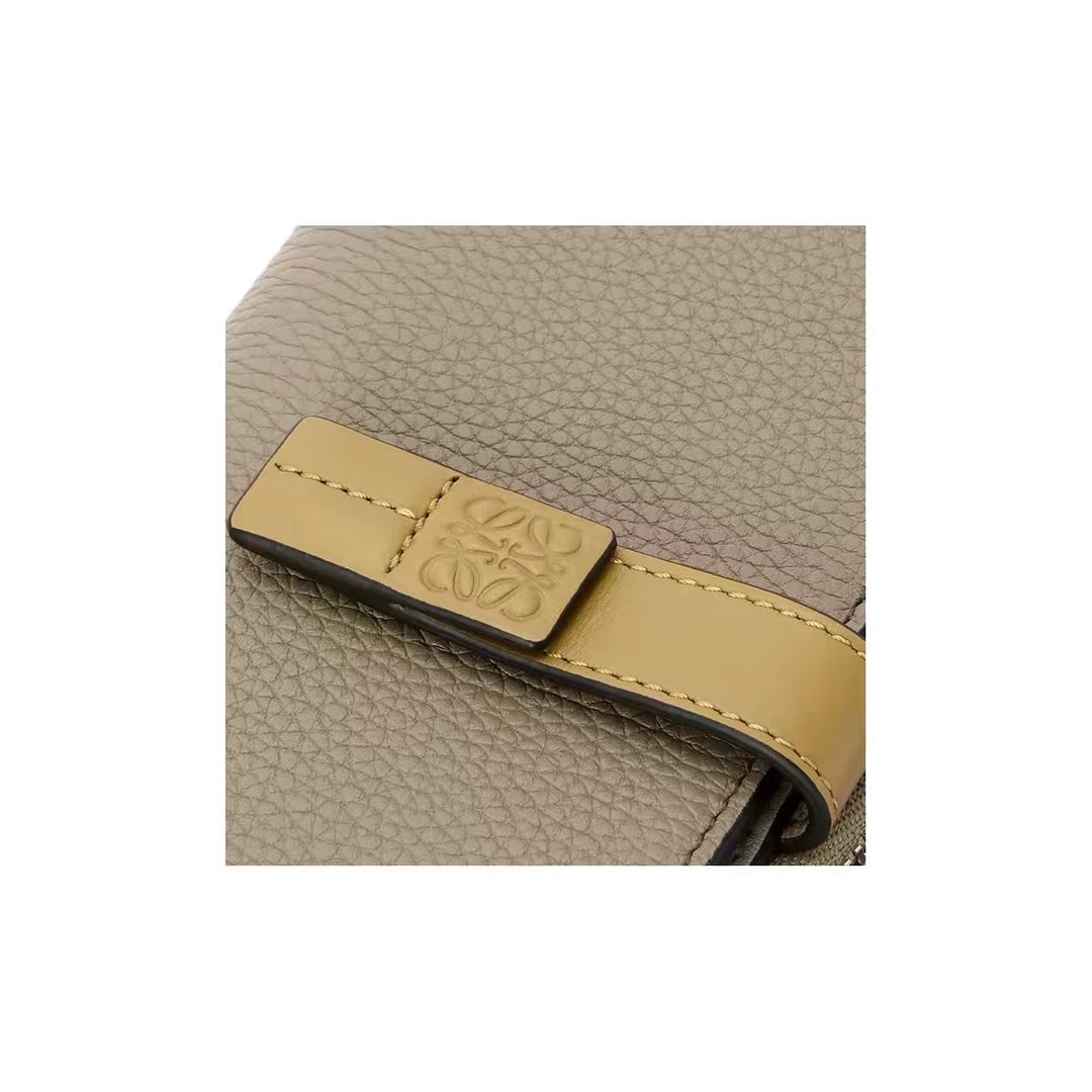 スリムジップ バイフォールド ウォレット（ソフトグレインカーフ）