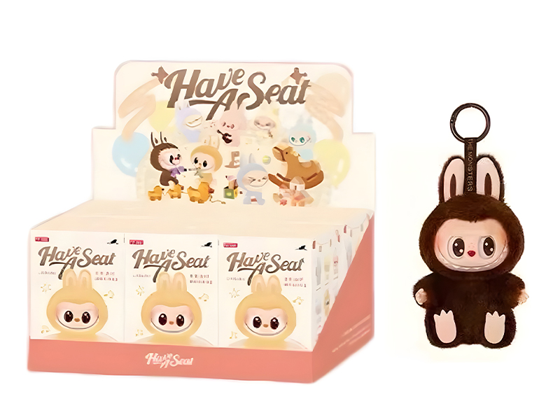 THE MONSTERS Have a Seat シリーズ ぬいぐるみペンダント