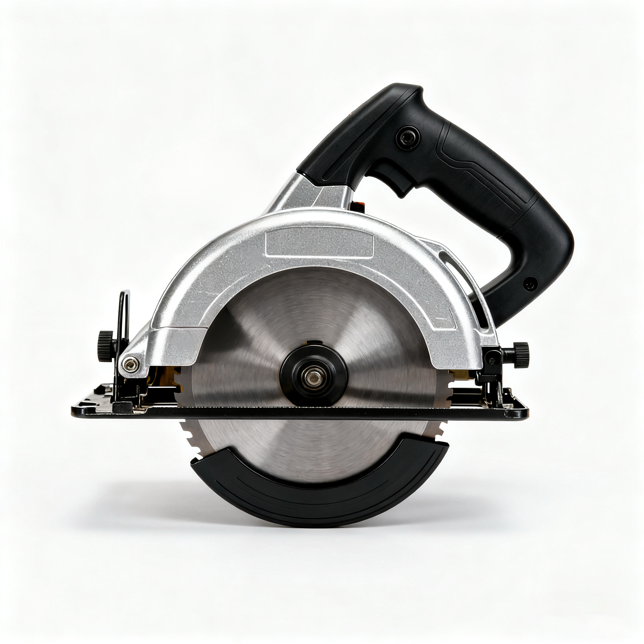 電動手持ち丸鋸