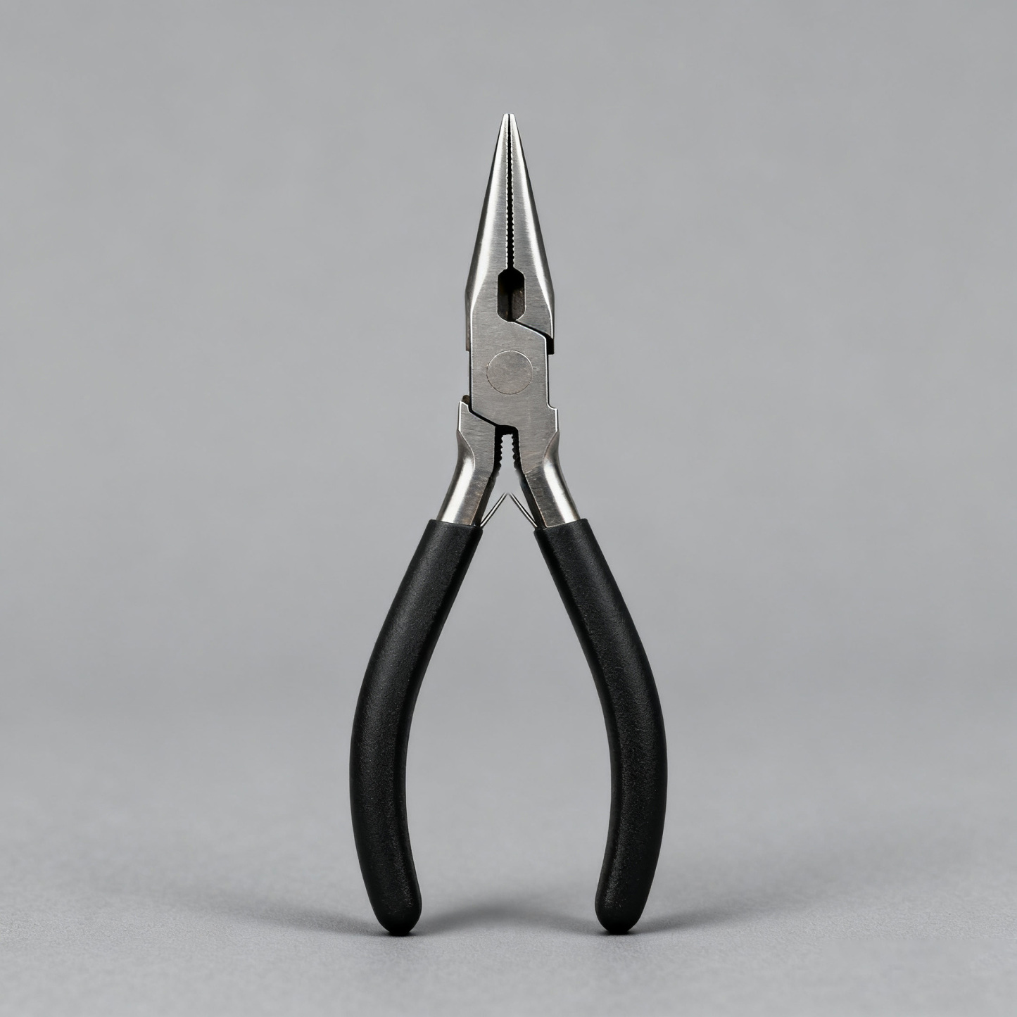 ニードルノーズプライヤー