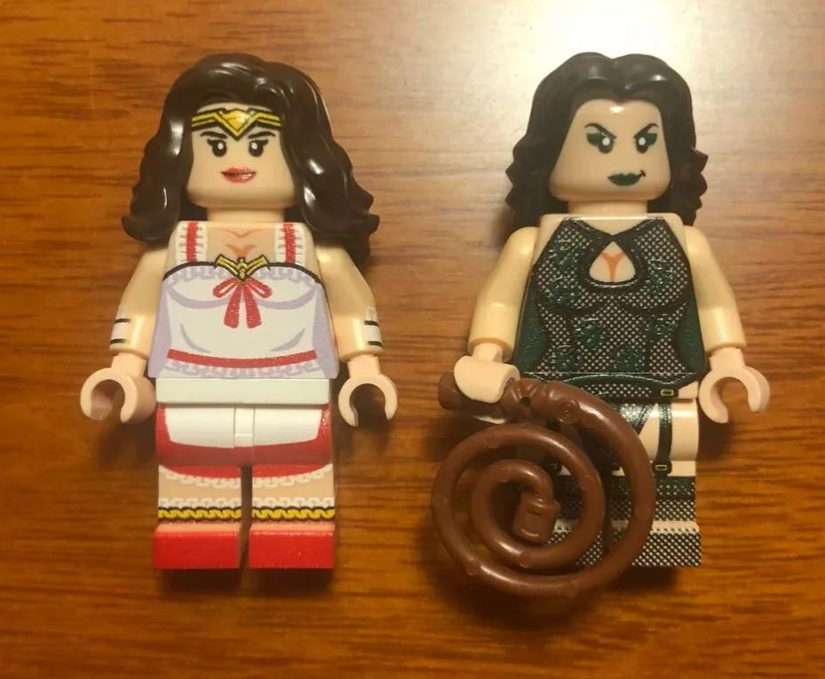 Sexy Wonder Woman + Hela (2-Pack) 性感神奇女俠 + 海拉（雙人套） 섹시 원더우먼 + 헬라 (2팩)【custom minifigures】