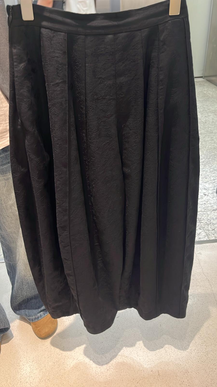 4339S BLACK ELEGANT PANTS, FLOWY FIT, with TEXTURED FABRIC