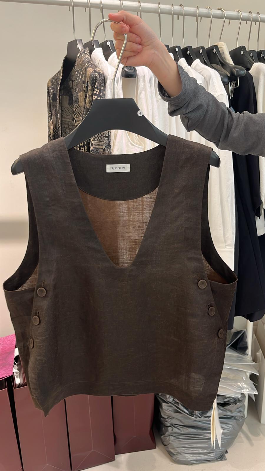 4389S BROWN MINIMALIST, LINEN VEST, RELAXED FIT, WITH SIDE BUTTON DETAIL