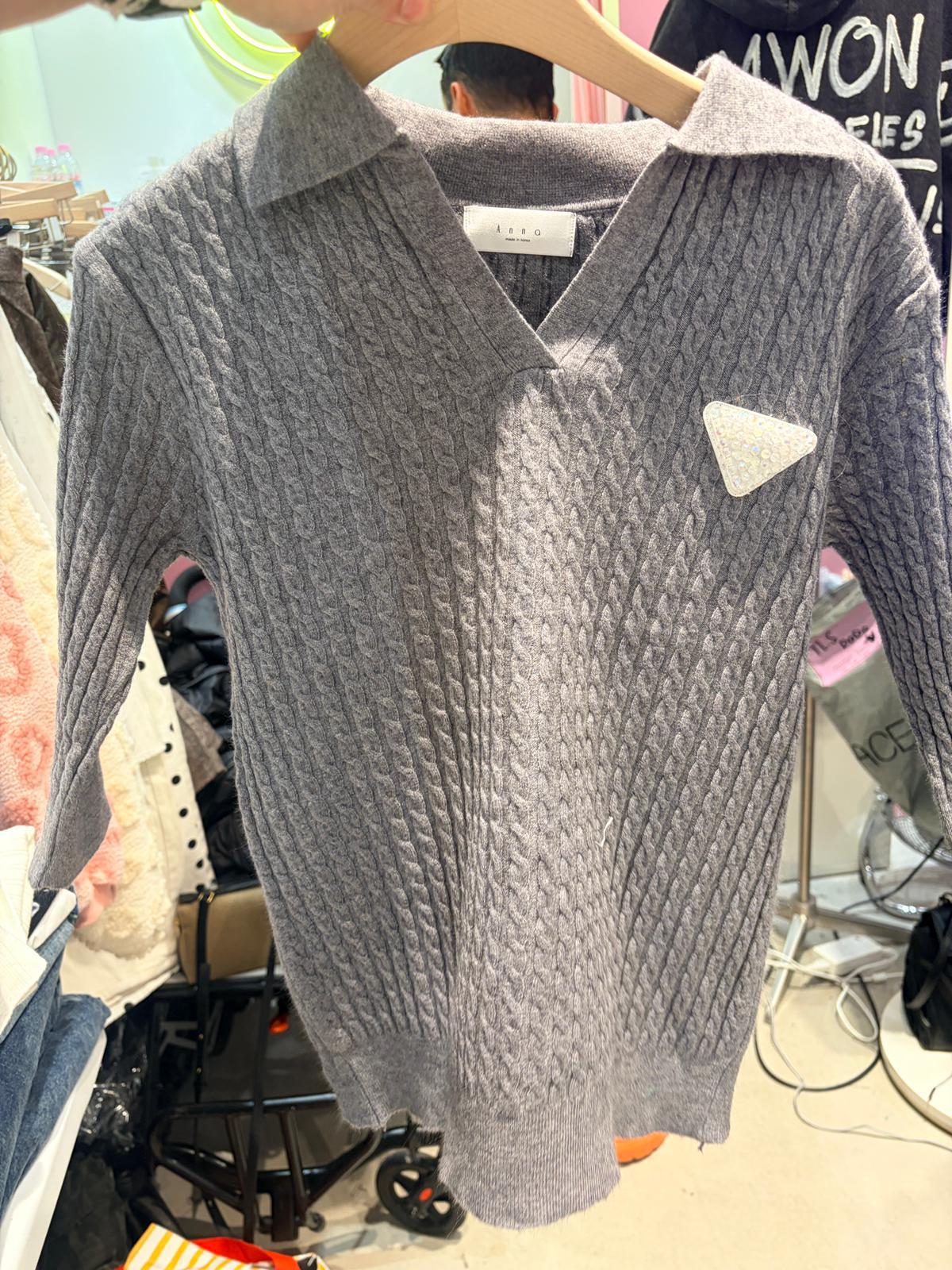 4647J GRAY COLLAR KNIT TOP