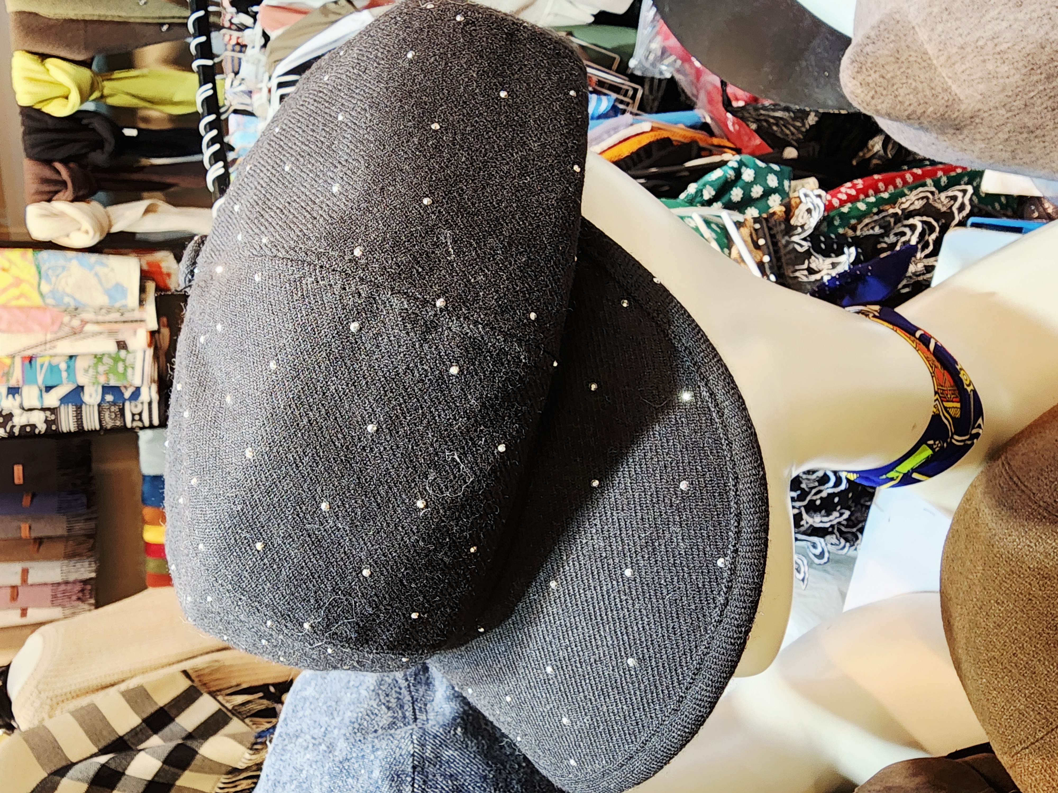 2502L BLACK WITH MINI CRYSTAL BOY CAP