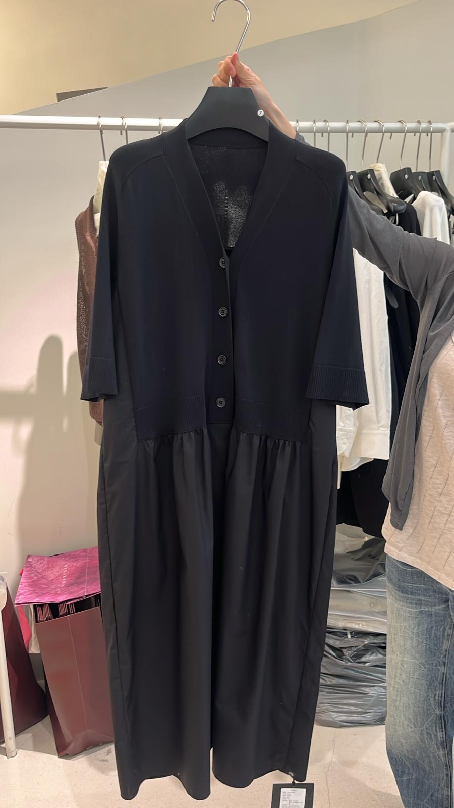 4392S BLACK MINIMALIST DRESS, RELAXED FIT, WITH BUTTON-UP FRONT