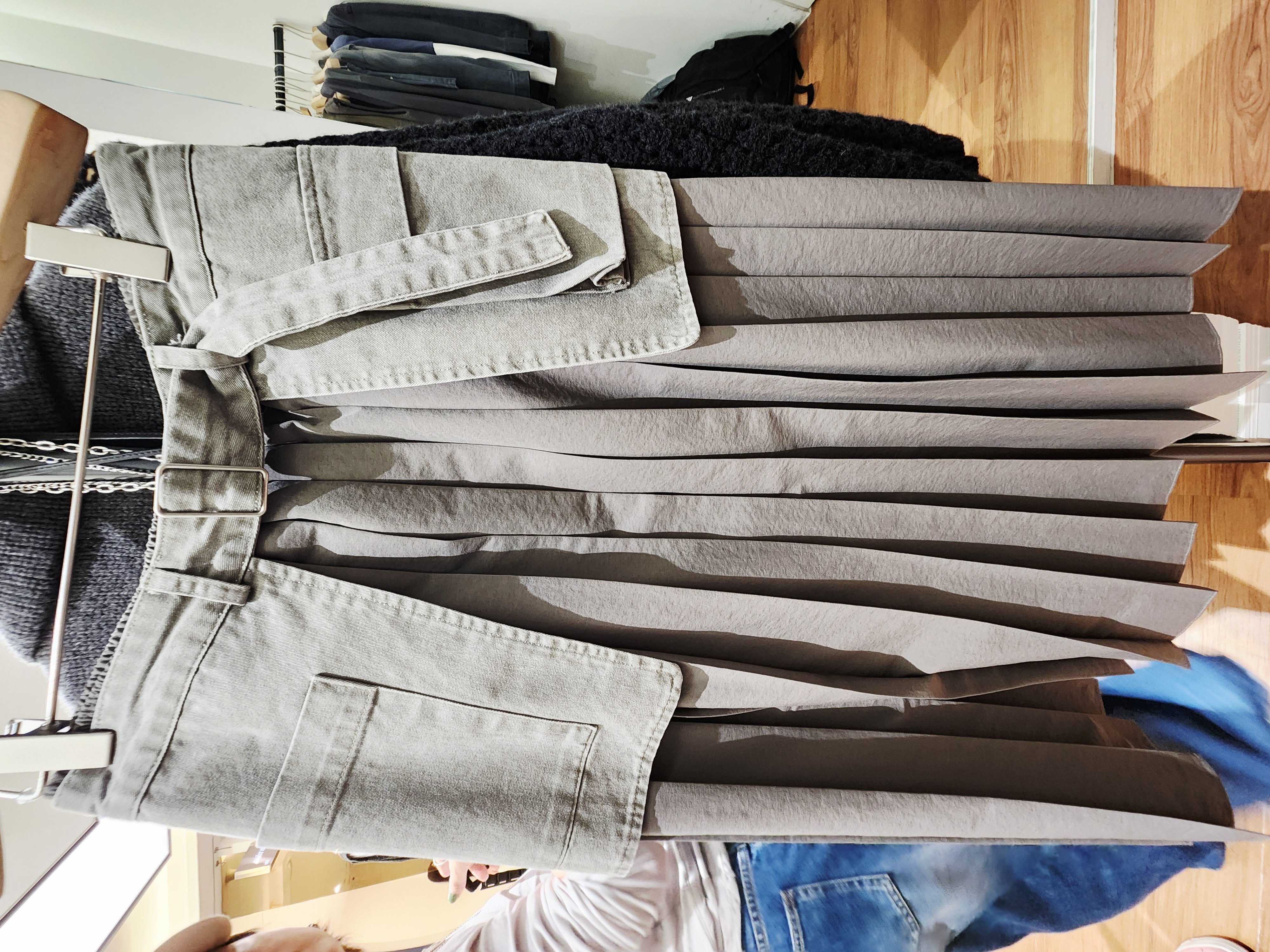 8473K BLACK CASUAL, DENIM SKIRT, RELAXED FIT, with PLEATED DESIGN and BELT DETAIL.