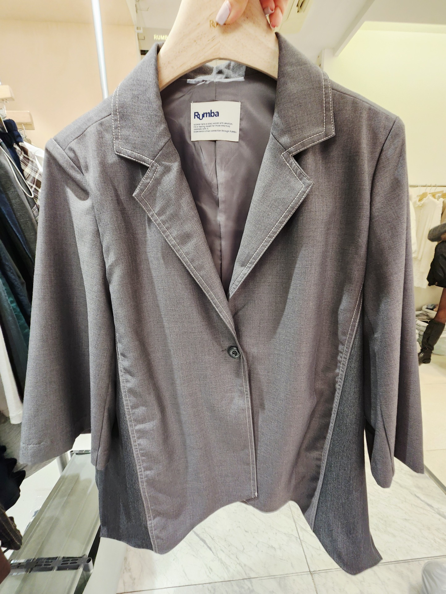 0975T LIGHT GREY BLAZER WITH NOTCHED LAPELS AND TOPSTITCHING
