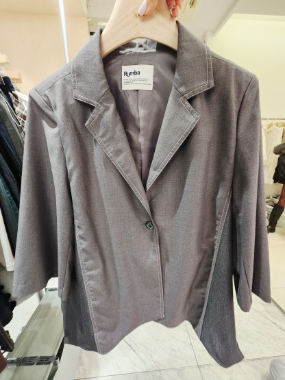 0975T LIGHT GREY BLAZER WITH NOTCHED LAPELS AND TOPSTITCHING