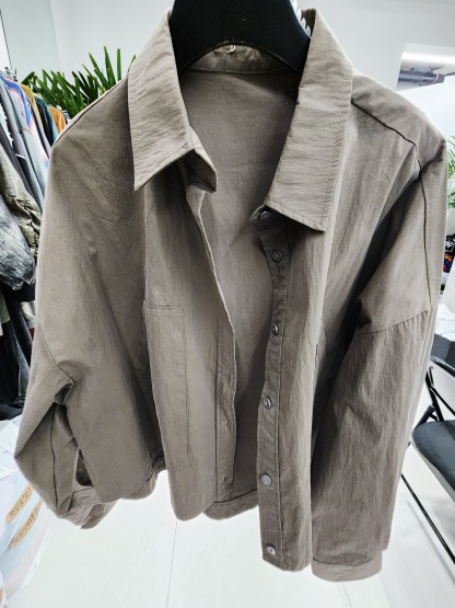 8825K BROWN MINIMALIST, LINEN SHIRT, RELAXED FIT, with BUTTON-UP FRONT