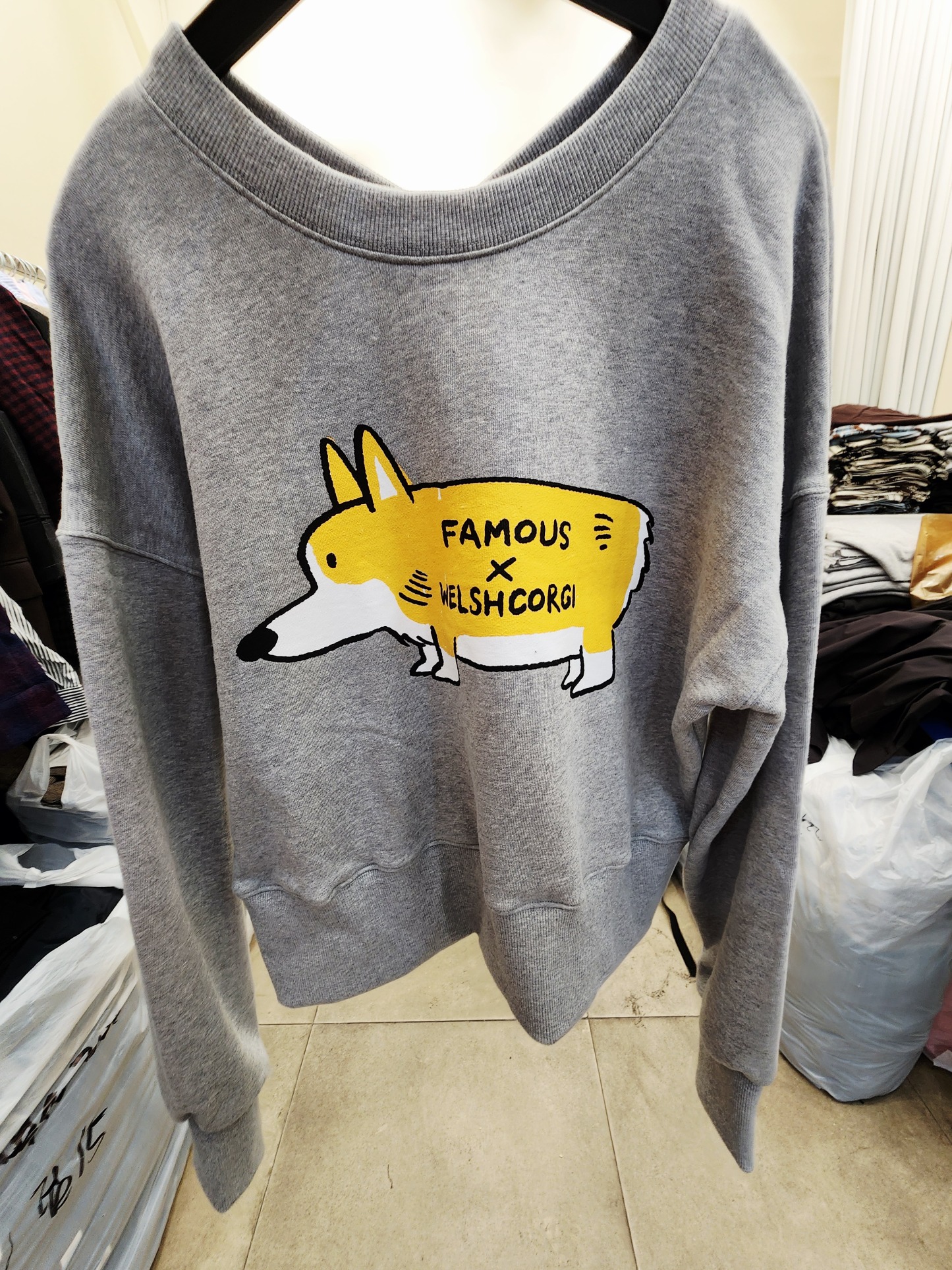 1078T LIGHT GRAY SWEATER WITH WELSH CORGI GRAPHIC PRINT