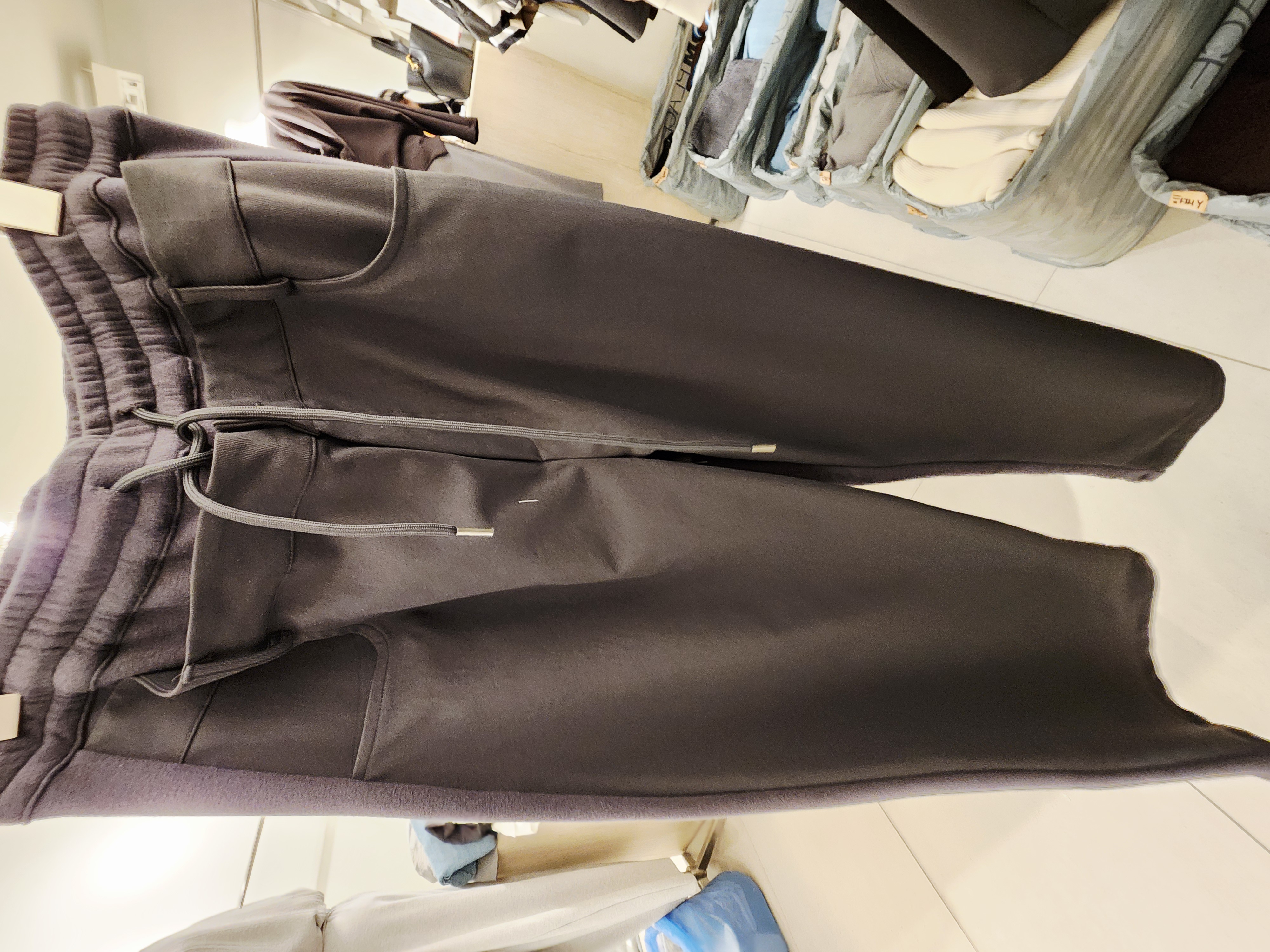0643T GRAY TROUSERS WITH DRAWSTRING WAIST AND CURVED POCKETS