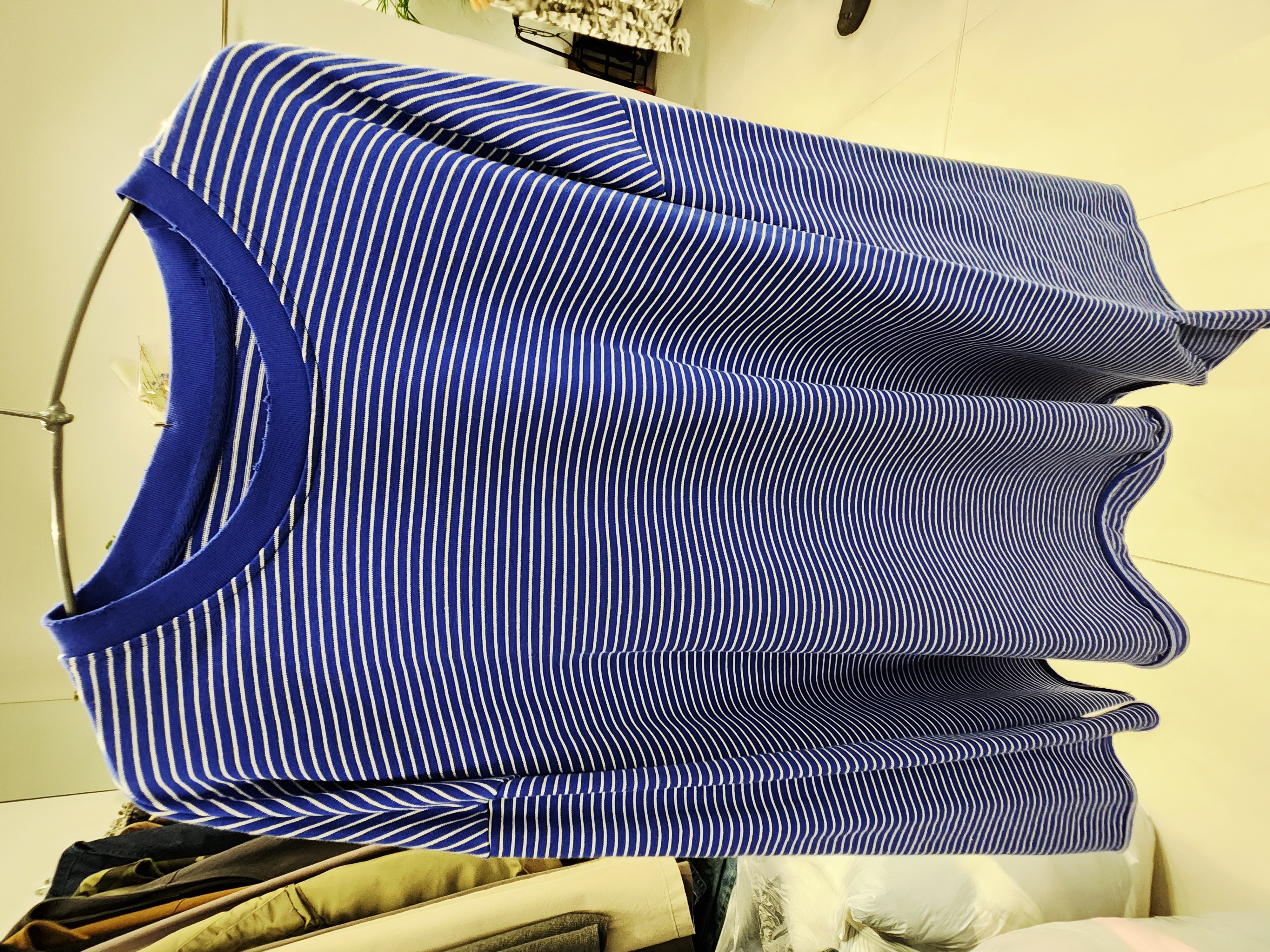 0916T BLUE AND WHITE STRIPED OVERSIZED LONG-SLEEVE TEE