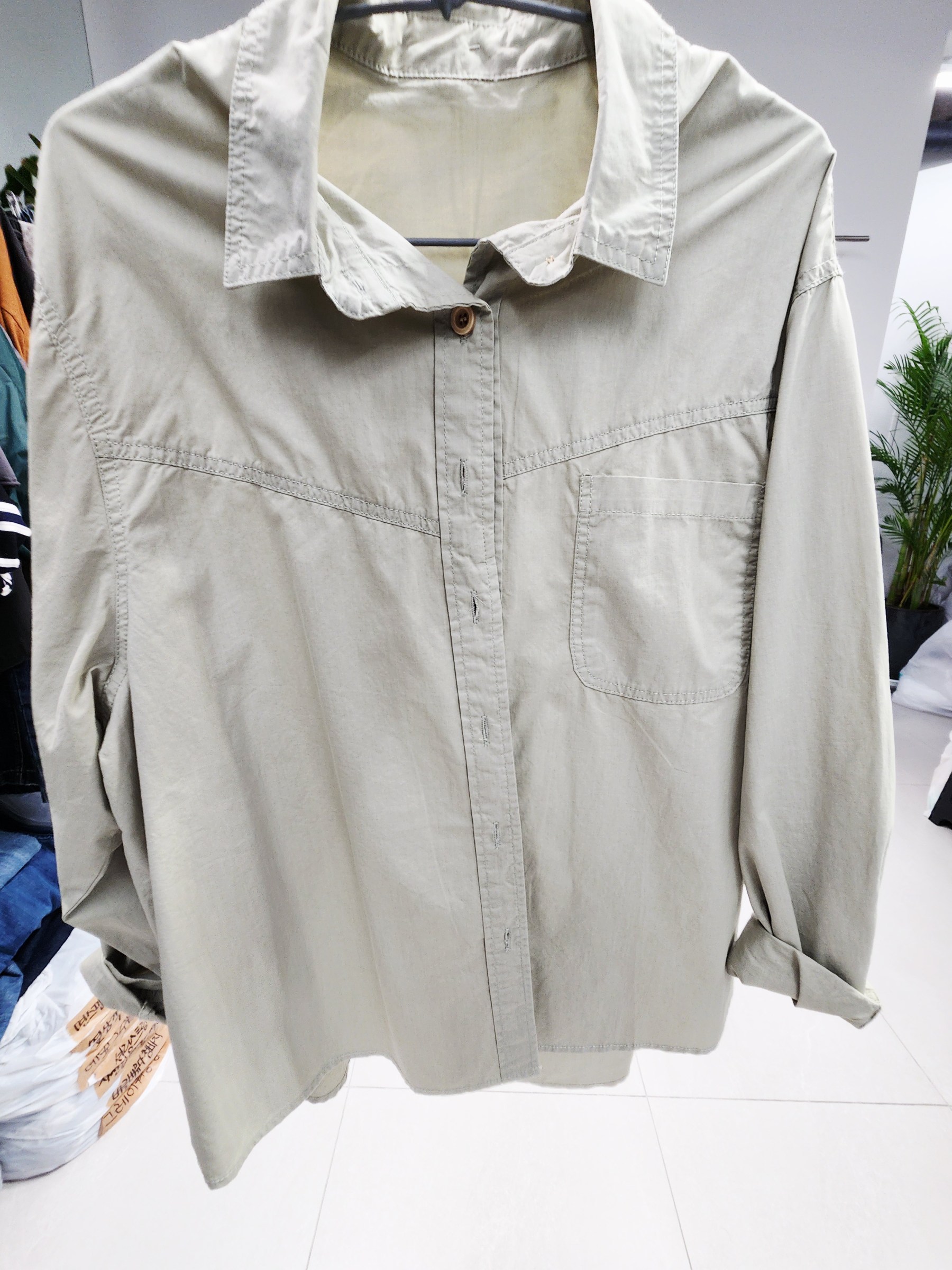 8810K LIGHT GRAY CASUAL, MINIMALIST SHIRT, RELAXED FIT, WITH BUTTON FRONT