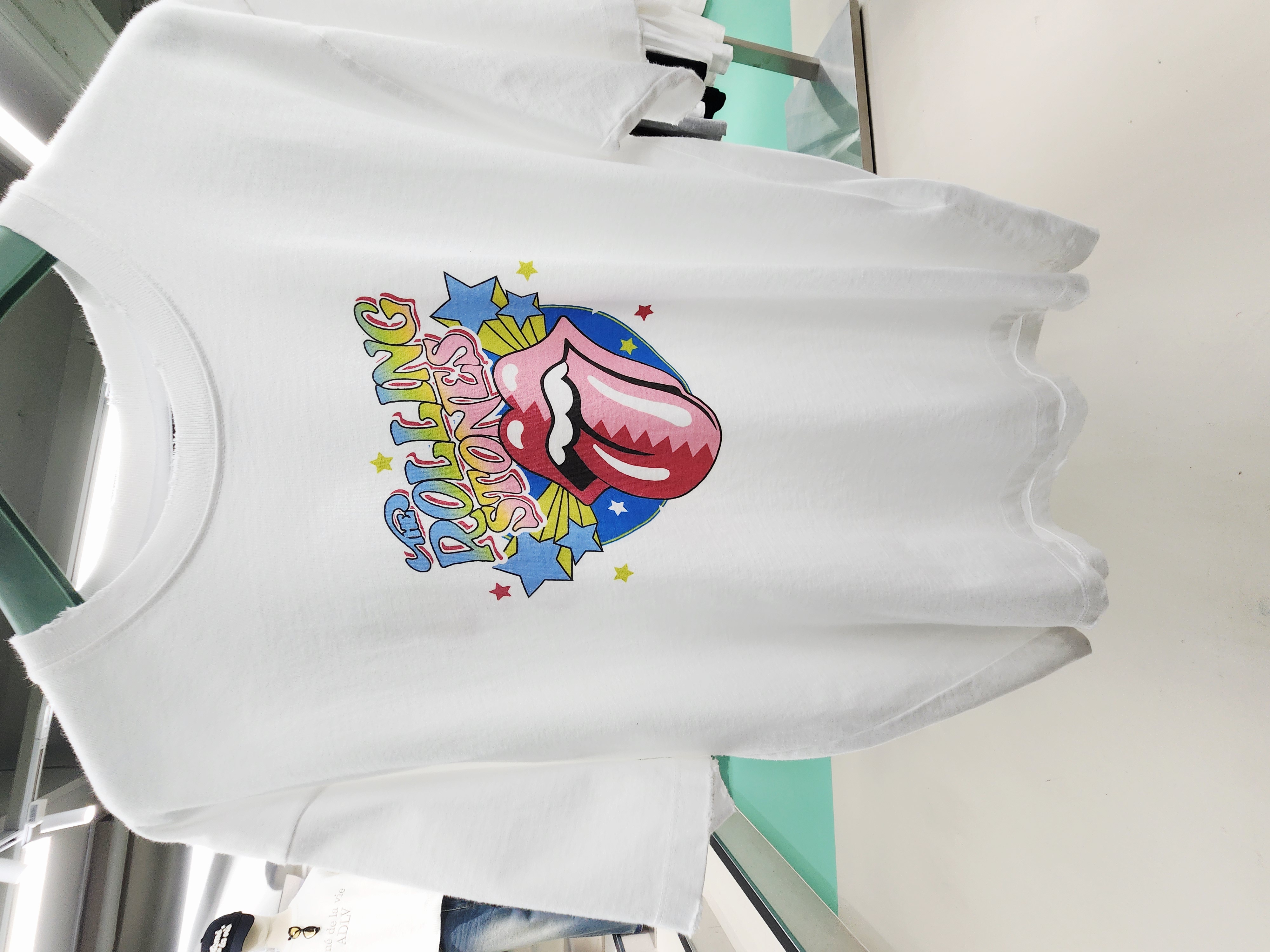 8323K WHITE COLOURS ROLLING STONE LIP TEE