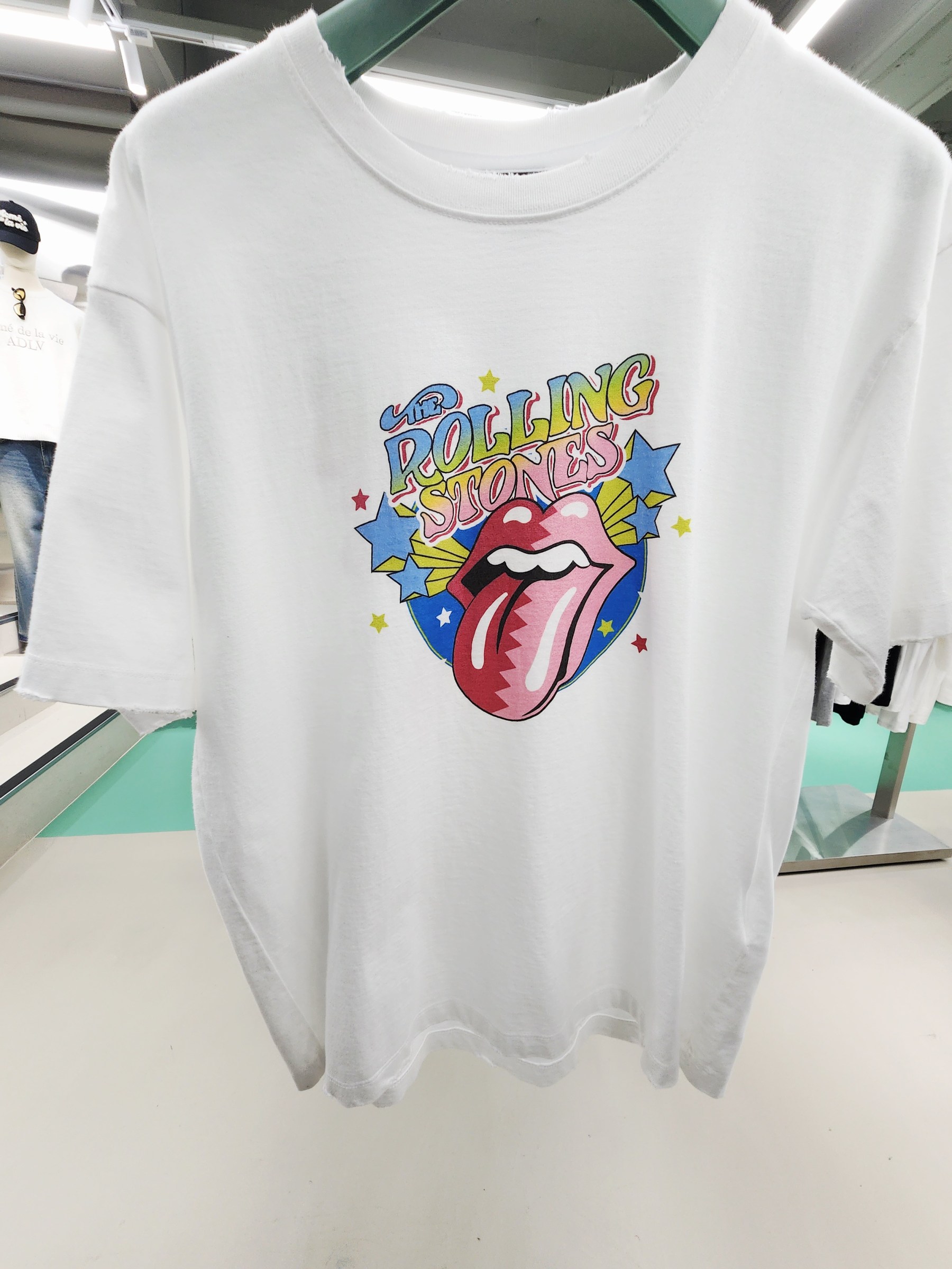 8323K WHITE COLOURS ROLLING STONE LIP TEE