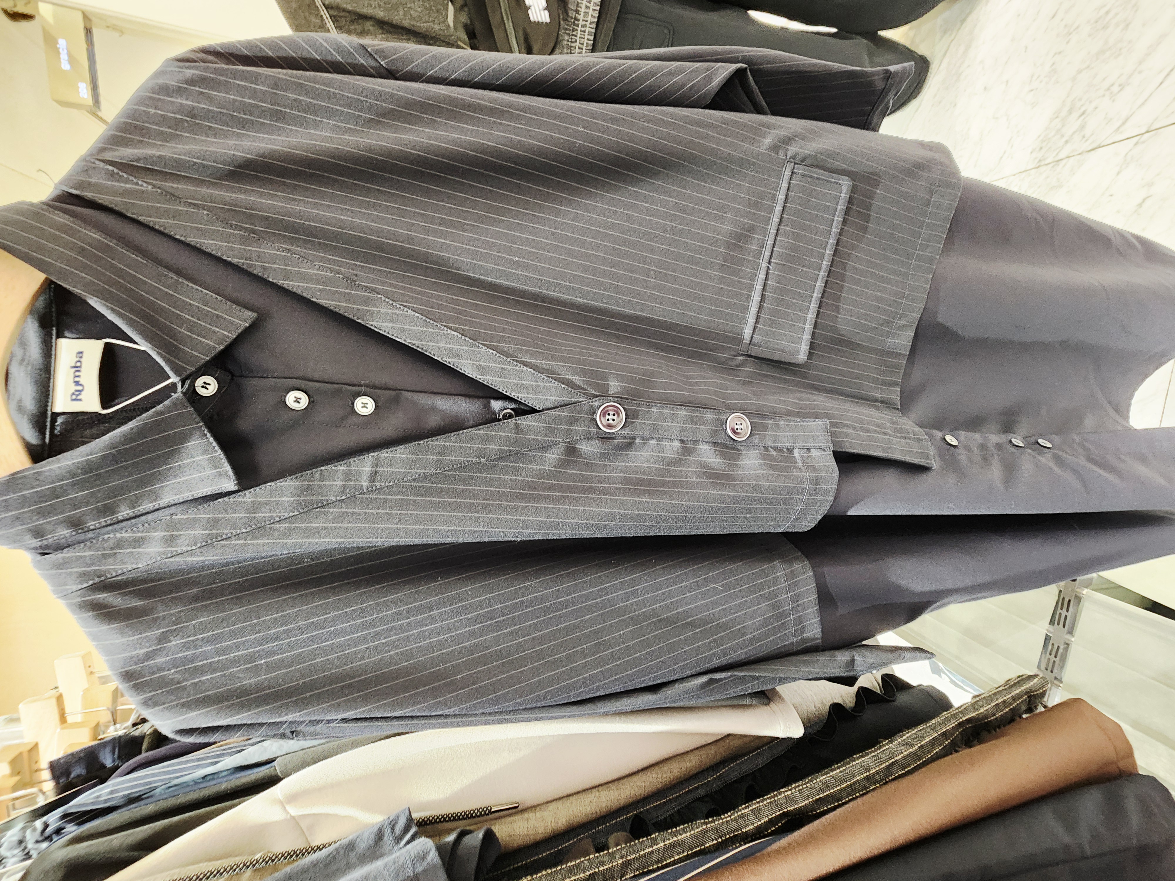 0974T NAVY PINSTRIPED BUTTON-FRONT BLAZER WITH FLAP POCKETS