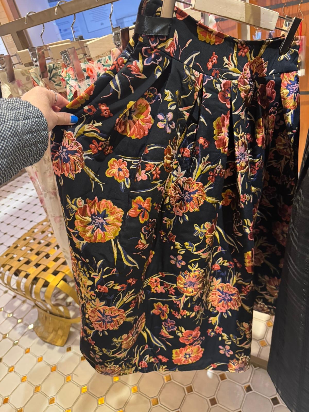 3085S BLACK JACQUARD SUNRISE FLOWY SKIRT