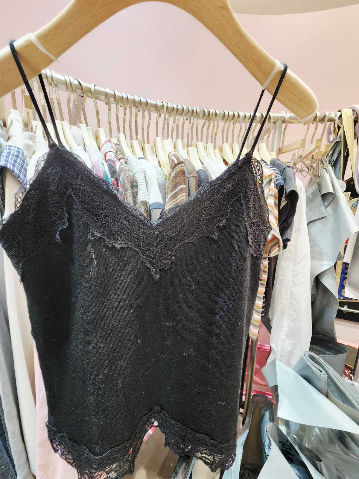 1324T BLACK WOOL CAMISOLE