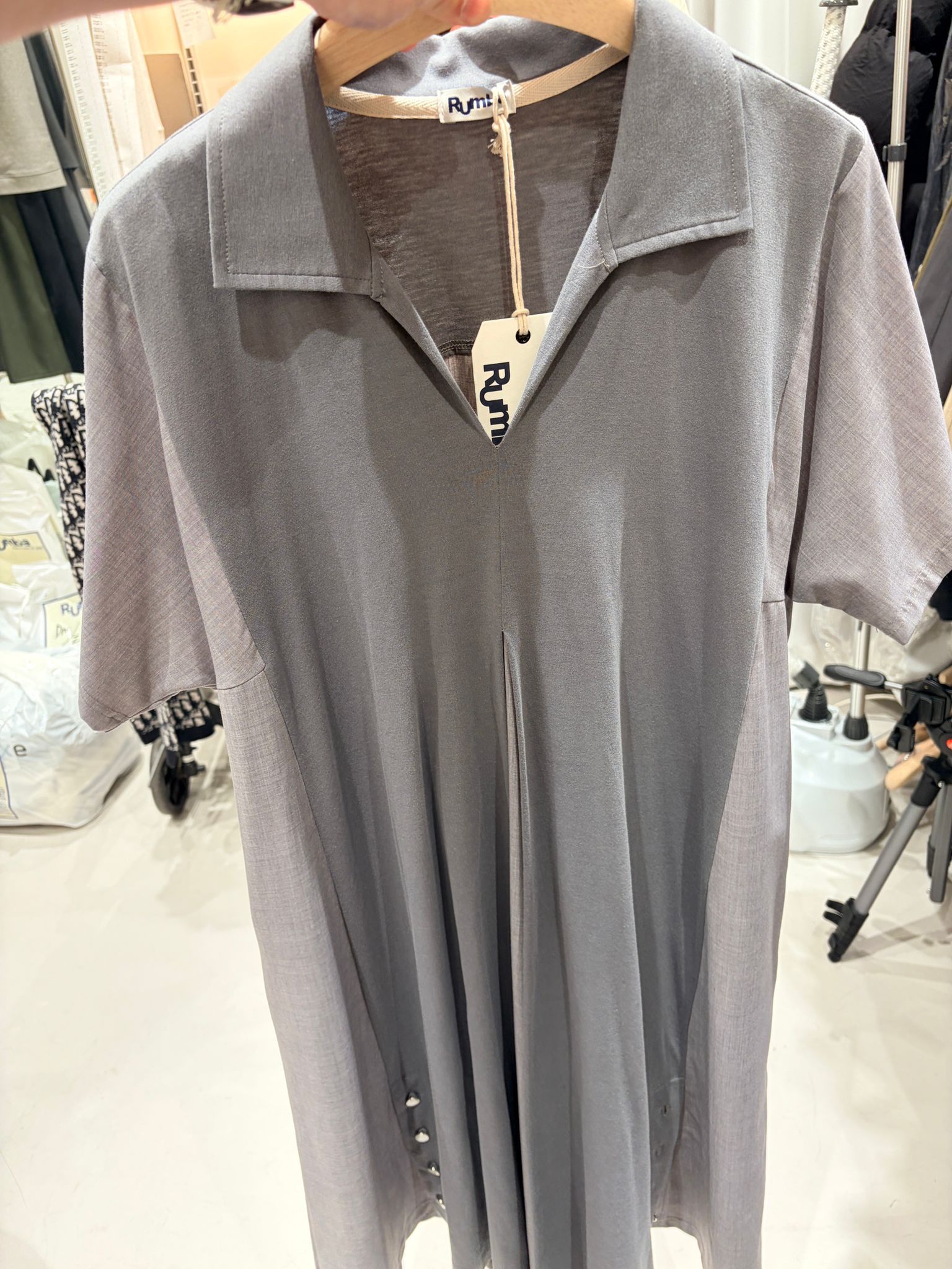 4724J GREY COLLAR SHORT SLEEVED FLARE DRESS