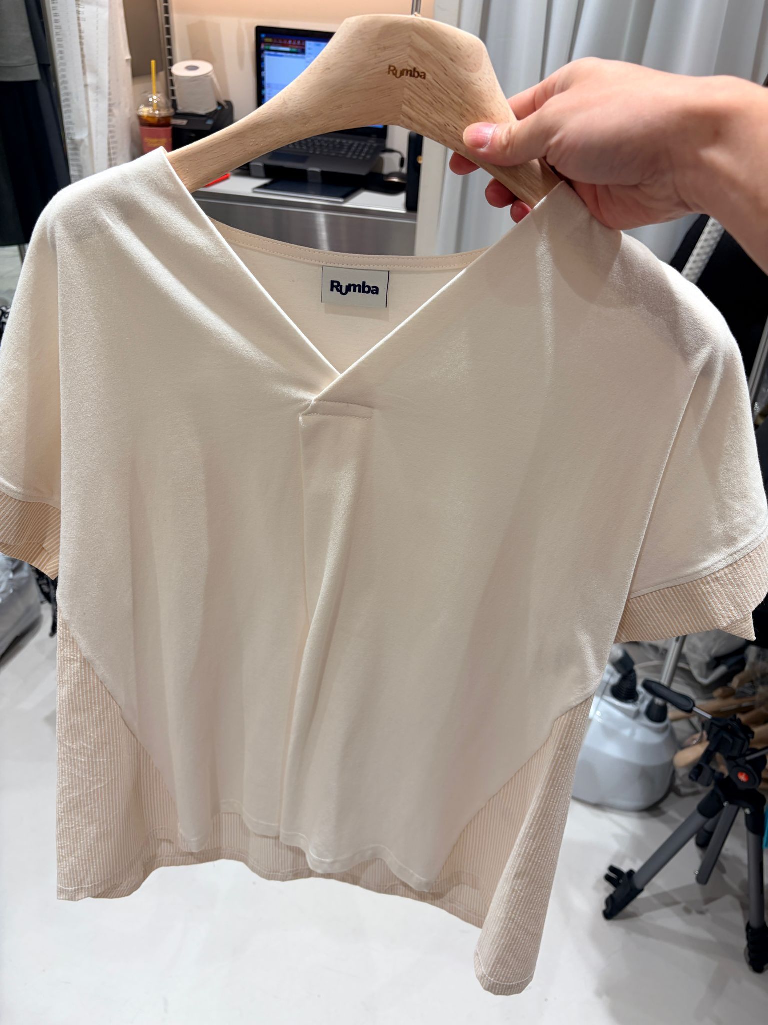 4734J BEIGE V NECK MIXED TEE TOP