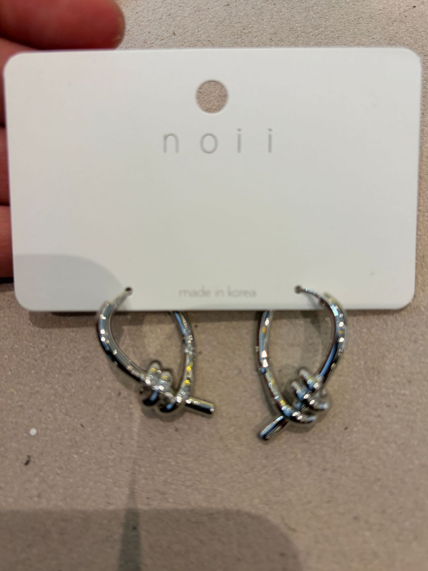 4764J SILVER BARB WIRE EARRING