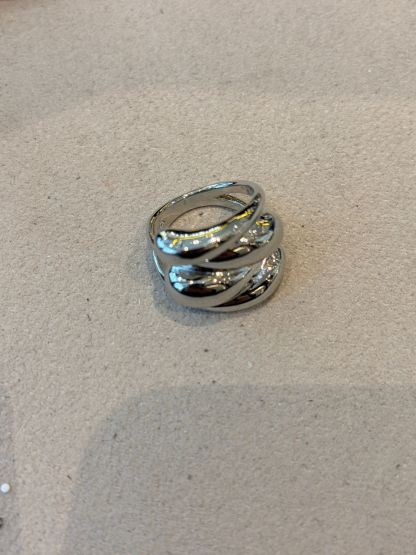 4767J SILVER TEAR DROP STACK RING