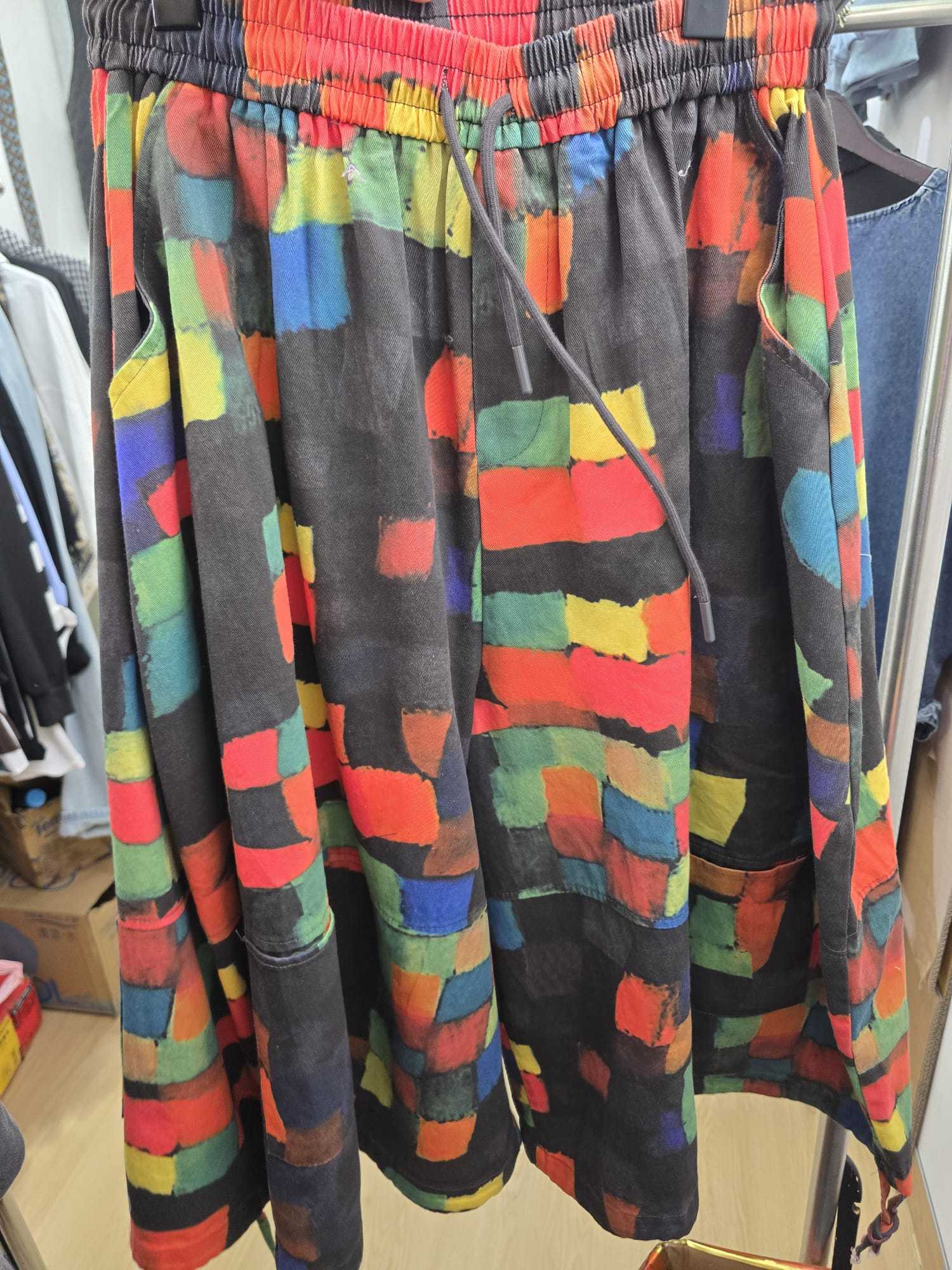 6025J BLACK STREETWEAR, PLAID BERMS, RELAXED FIT, WITH ELASTIC WAISTBAND