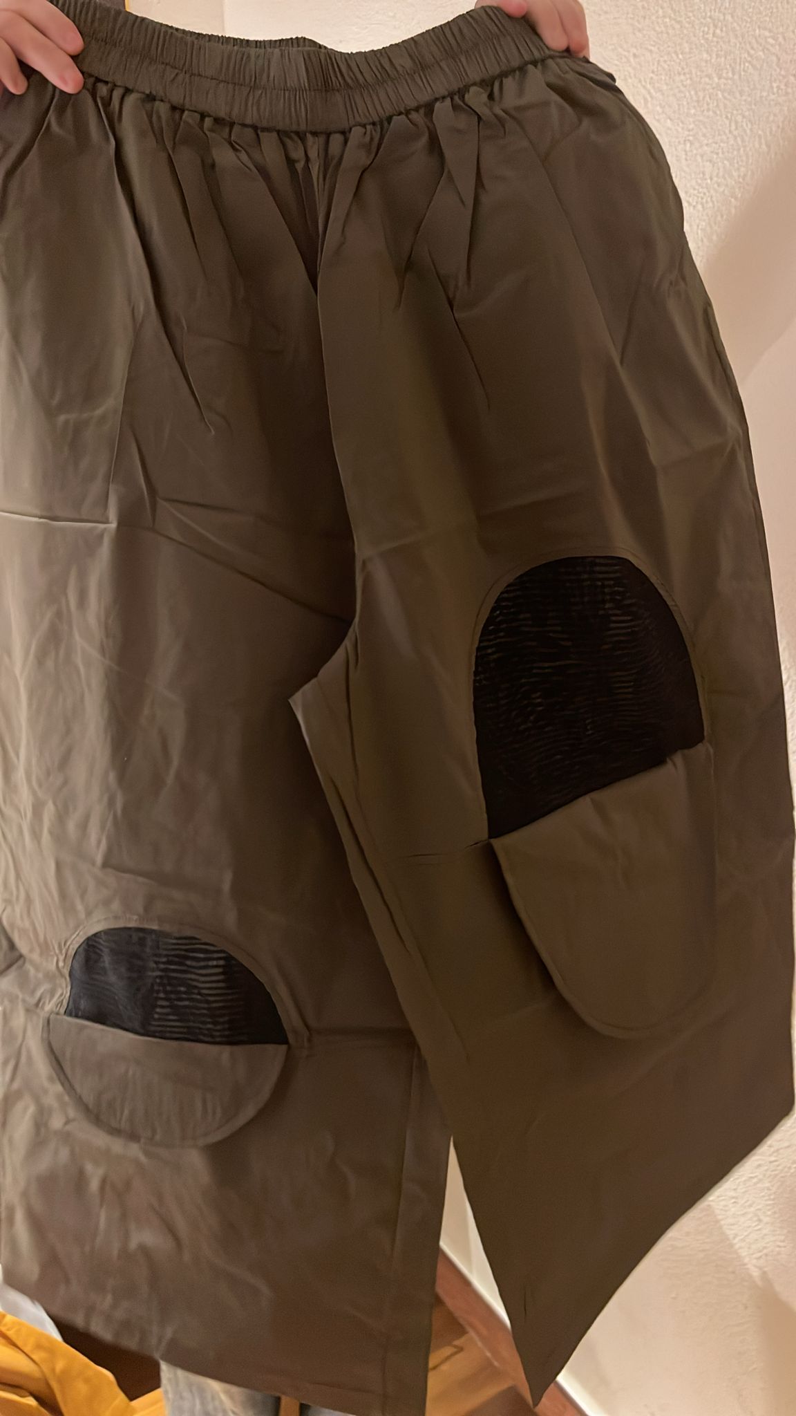 3737S GREEN PANTS WITH SEWN ON DESIGN