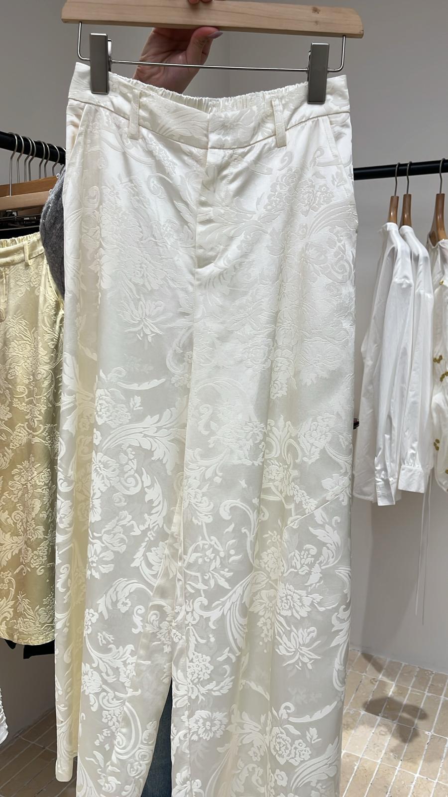 3943S IVORY ELEGANT, FLORAL TROUSERS, TAILORED FIT, with INTRICATE FLORAL PATTERN