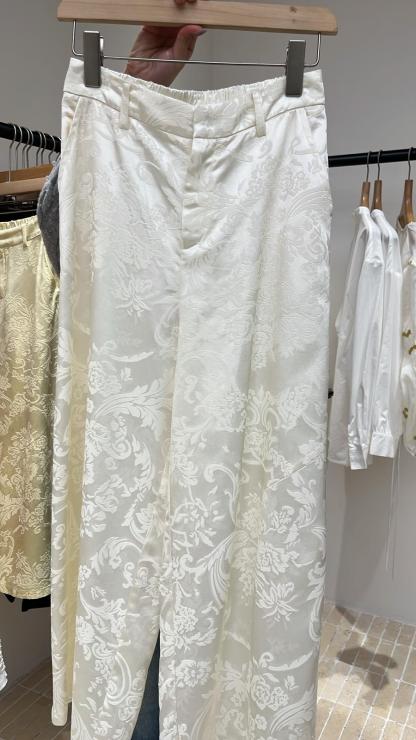 3943S IVORY ELEGANT, FLORAL TROUSERS, TAILORED FIT, with INTRICATE FLORAL PATTERN