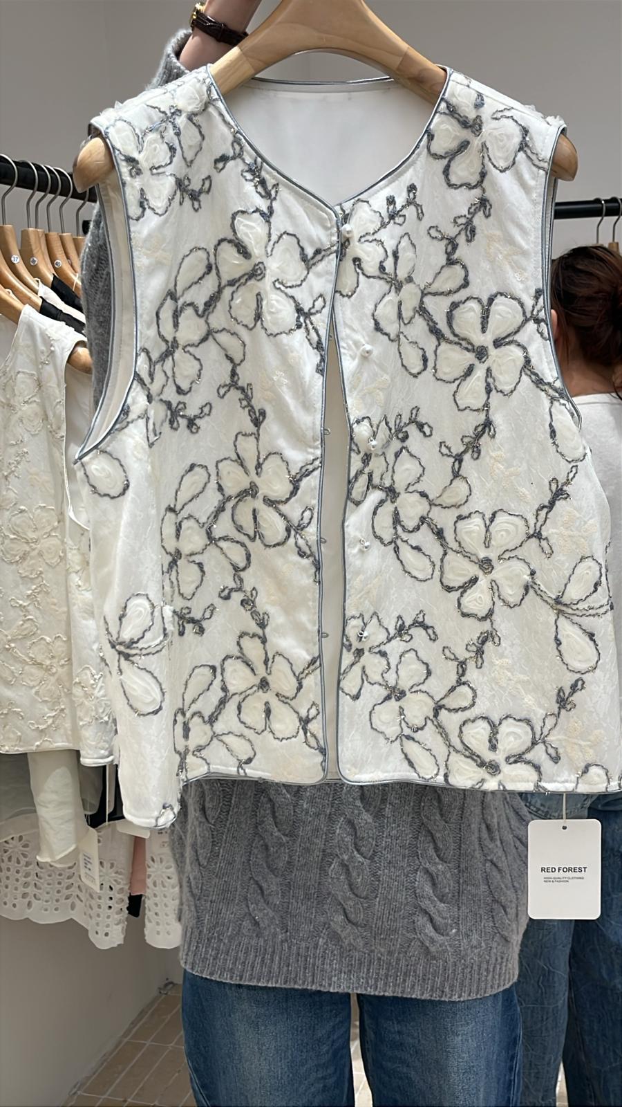 3955S WHITE ELEGANT LACE VEST WITH FLORAL EMBROIDERY