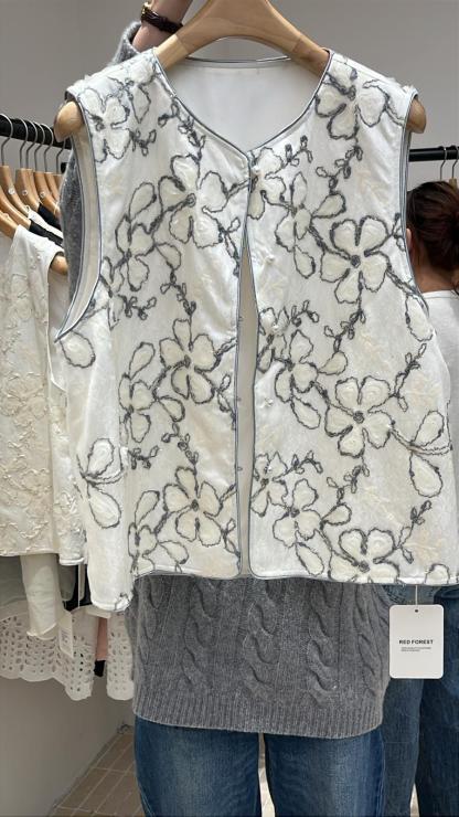 3955S WHITE ELEGANT LACE VEST WITH FLORAL EMBROIDERY
