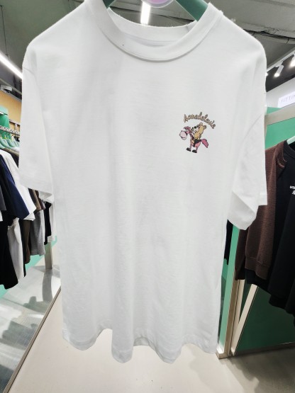 8311K WHITE TEE WITH BEAR ON HORSE
