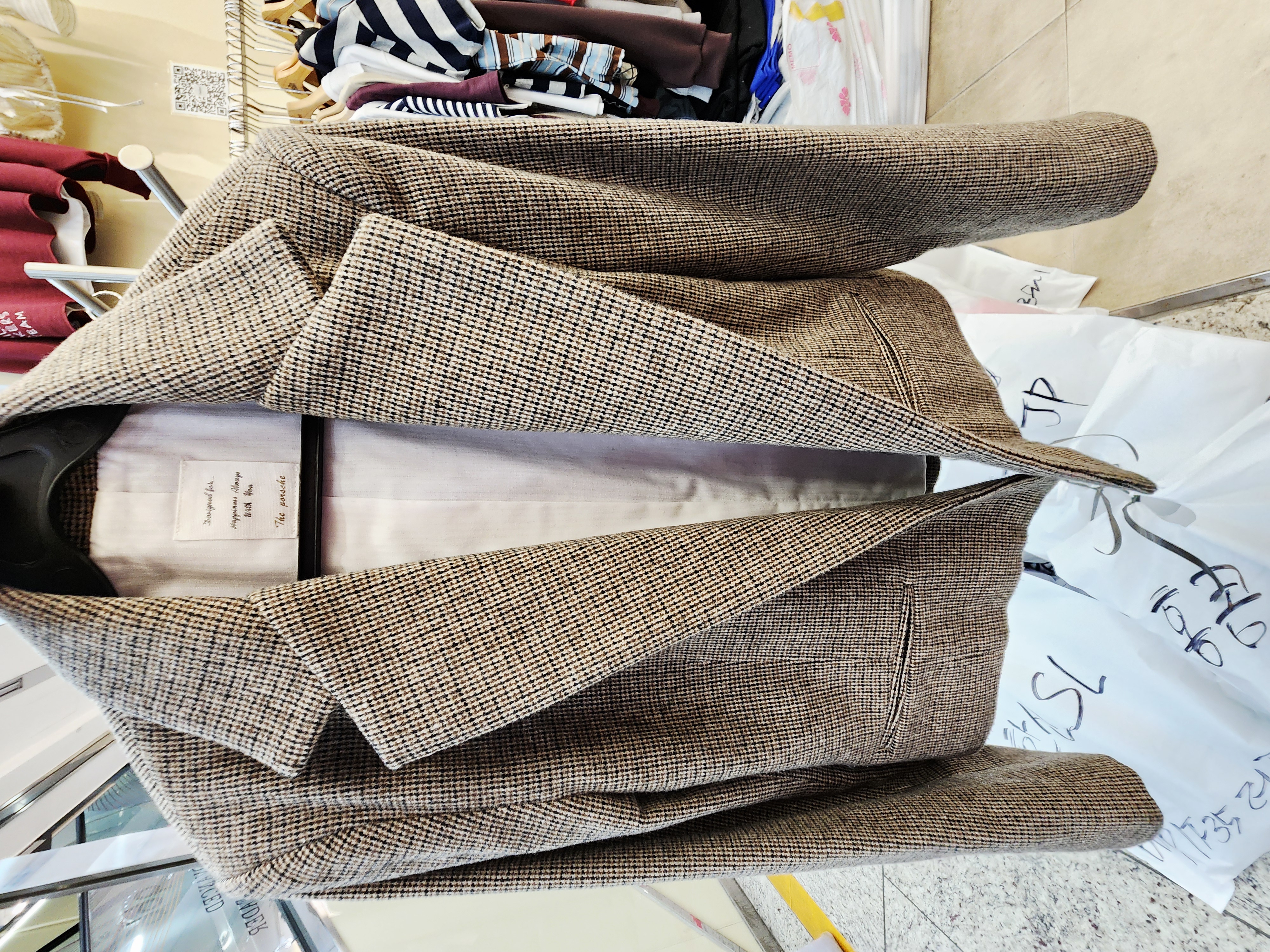 1107T BROWN AND BLACK PLAID BLAZER WITH NOTCHED LAPELS