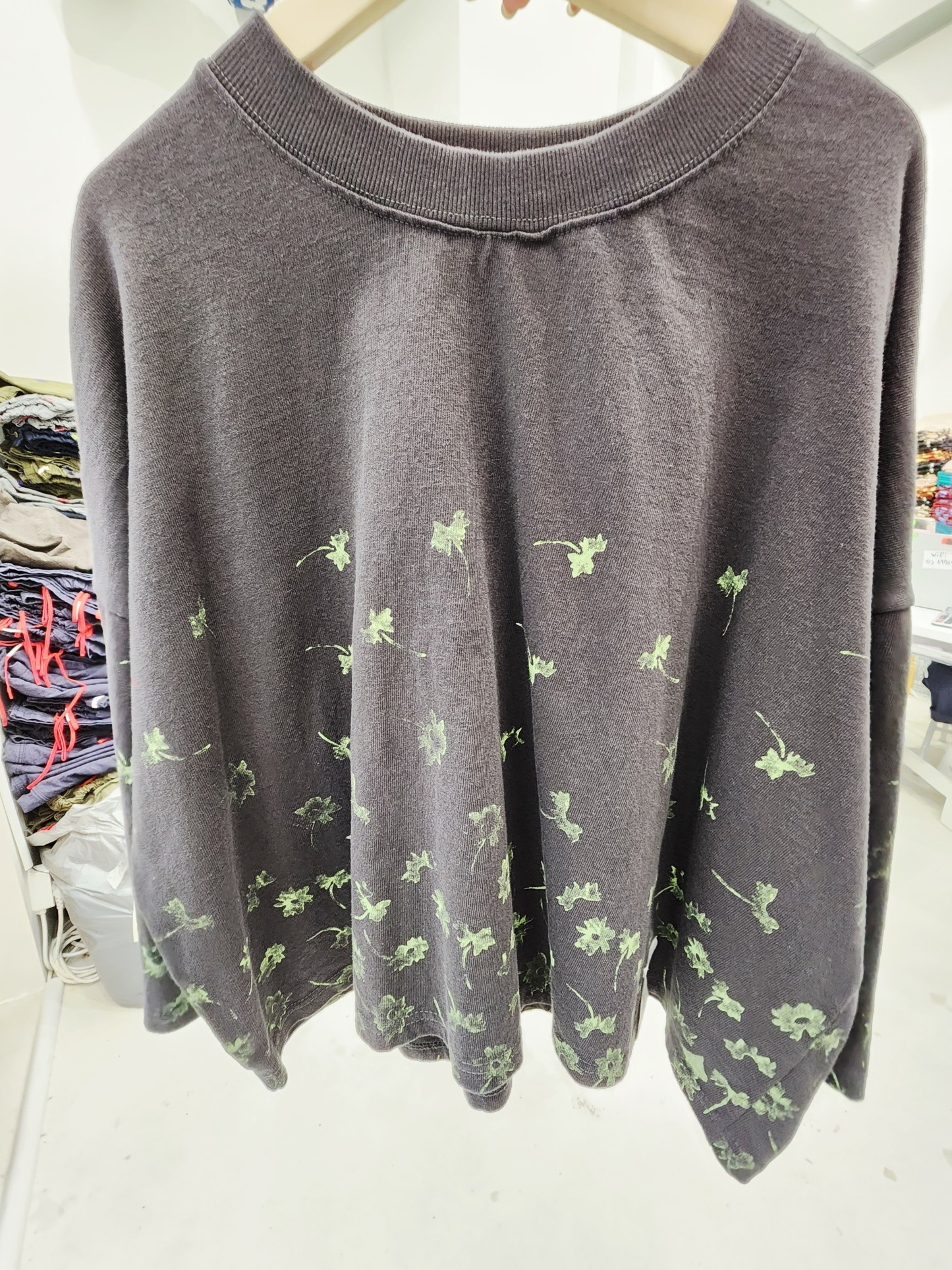 8504K BLACK CASUAL, FLORAL SWEATER, RELAXED FIT, WITH FLORAL EMBROIDERY