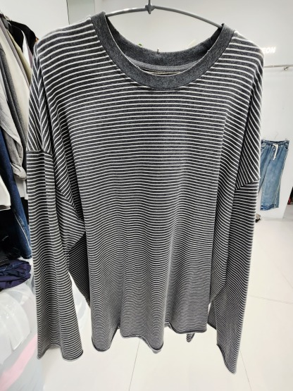 0917T CHARCOAL GREY AND WHITE STRIPED LONG-SLEEVE TEE