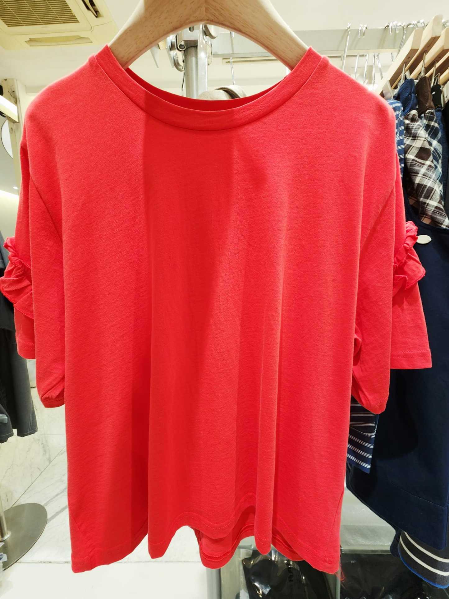 1030T RED RUFFLED SLEEVES TOP