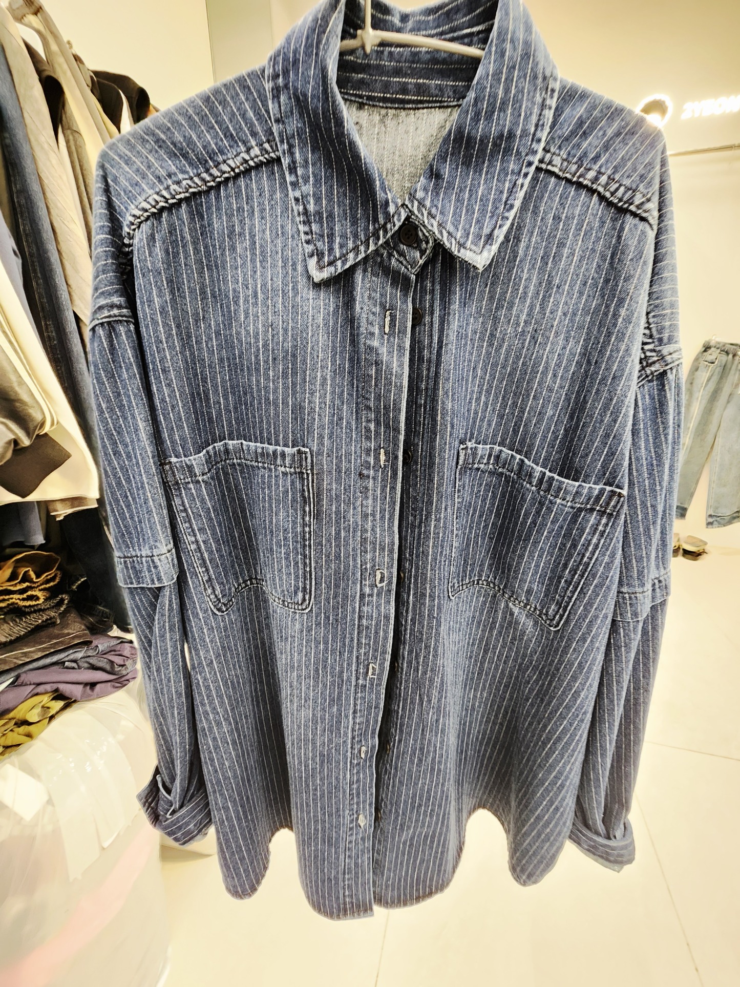 0920T DARK BLUE PINSTRIPED SHIRT WITH PATCH POCKETS AND POINT COLLAR